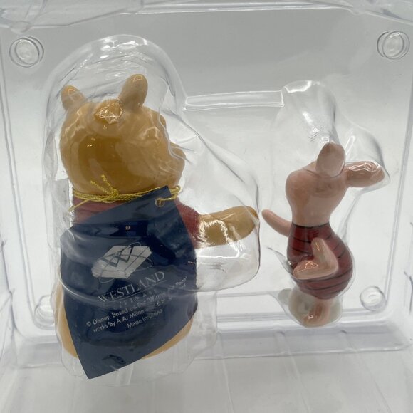 Disney Winnie The Pooh & Piglet Magnetic Hugging Salt Pepper Shakers NOS - Picture 9 of 9